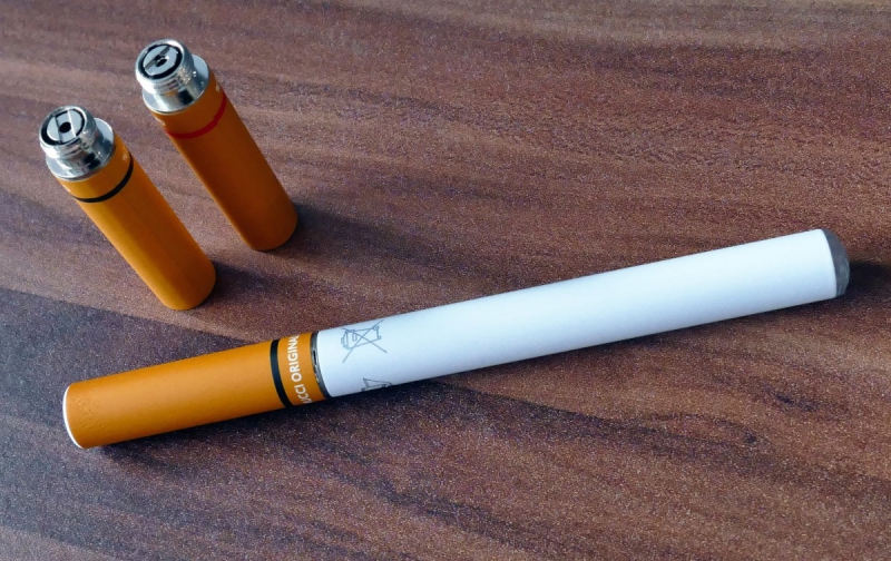 e-cigarette-ROQUEBRUNE CAP MARTIN-min_electronic_cigarette_e_cigarette_nicotine_vapor_vaporizer_smoke_tobacco-663282
